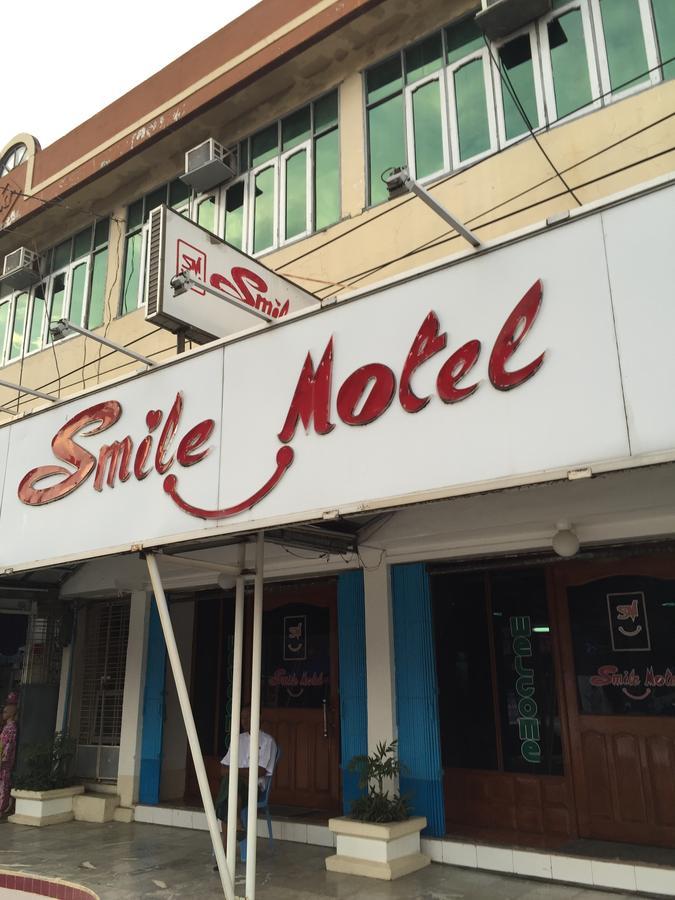 Smile Motel Pyay Екстер'єр фото