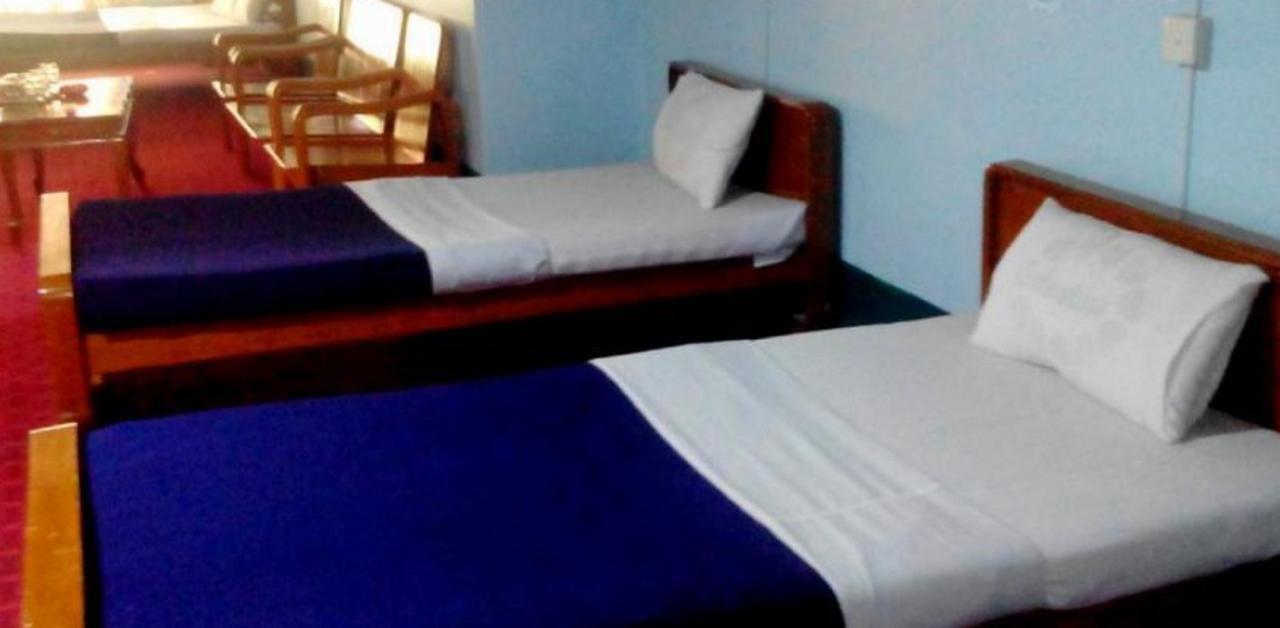 Smile Motel Pyay Екстер'єр фото
