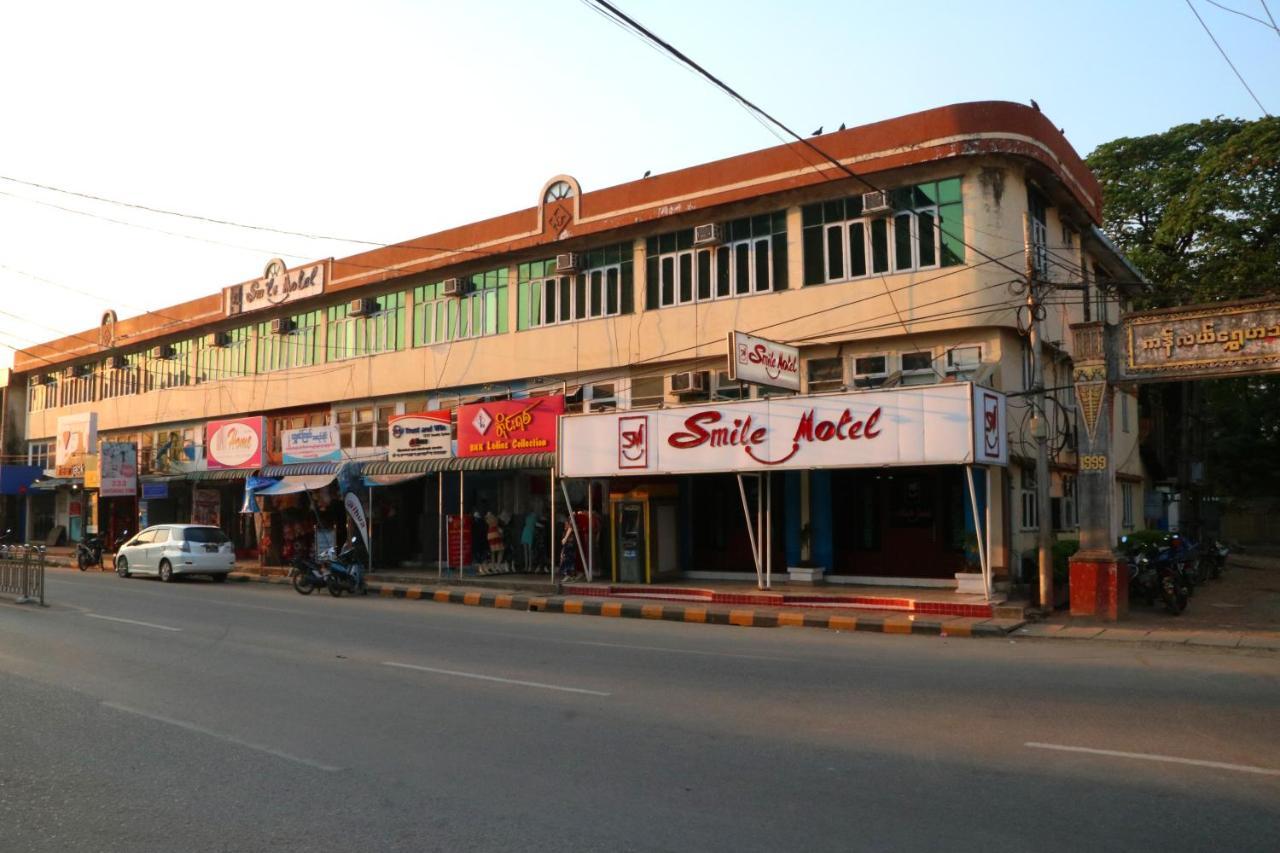 Smile Motel Pyay Екстер'єр фото