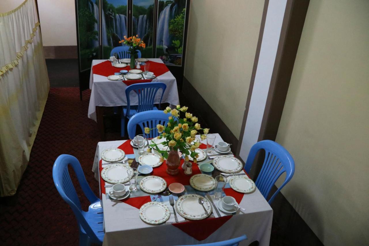 Smile Motel Pyay Екстер'єр фото